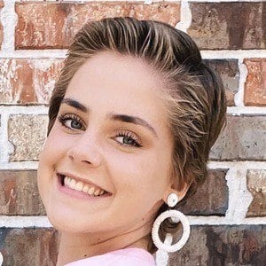 LaurenMae16 Headshot 2 of 10