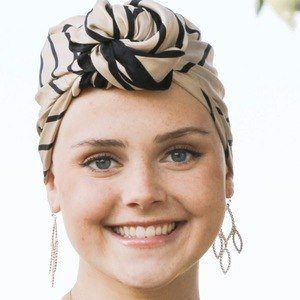 LaurenMae16 Headshot 3 of 10