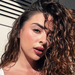 Leenda Lucia Headshot 2 of 6