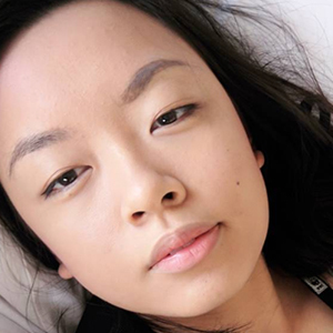 Leonie Sii Headshot 4 of 6