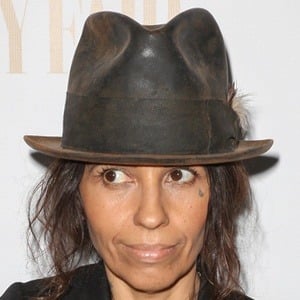 Linda Perry Headshot 9 of 10