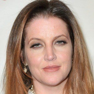 Lisa Marie Presley Headshot 4 of 9