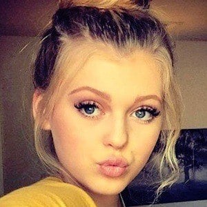 Loren Gray Headshot 4 of 14