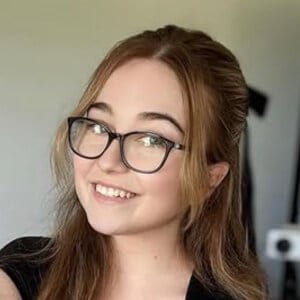 lyssaurora Headshot 5 of 9