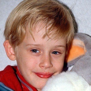 Macaulay Culkin Headshot 9 of 10