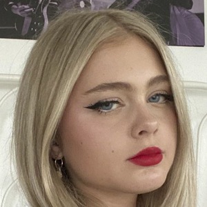 Madi Brianne at age 20