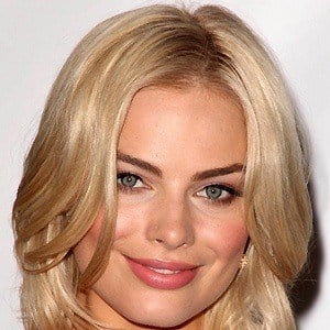 Margot Robbie Headshot 8 of 11