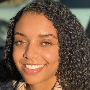 Mariah Williams Headshot 4 of 7