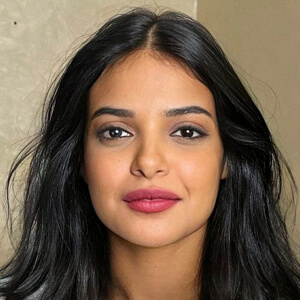 Marwa El Azaly Headshot 3 of 9