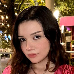 Melissa Domm Headshot 3 of 8