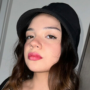 Melissa Domm Headshot 4 of 8