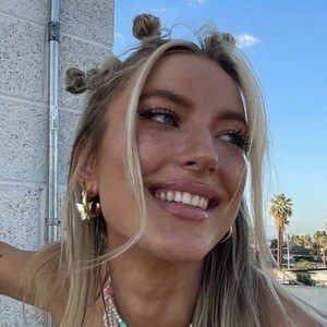 Michaela Hedderman Headshot 3 of 10