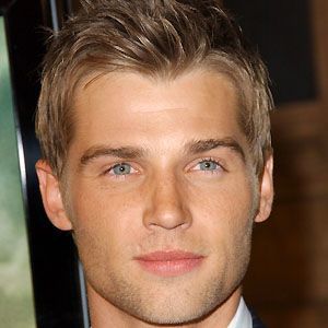 Mike Vogel Headshot 7 of 10