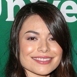 Miranda Cosgrove Headshot 8 of 9