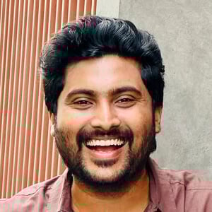 Mohammed Shariq Headshot 6 of 6