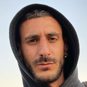 monchatetmoi4 at age 32