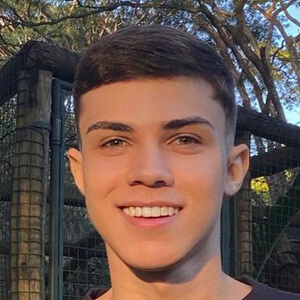 Netto Feitosa Headshot 4 of 6