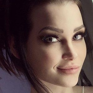 Niece Waidhofer Headshot 7 of 10