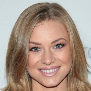 Nikki Leigh Headshot 6 of 6