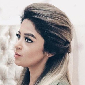 Nilofar Khan Headshot 2 of 6