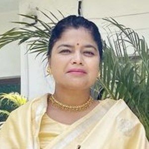 Poonam Mahajan Headshot 5 of 10