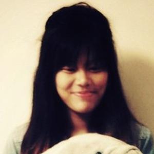 Qixuan Lim Headshot 4 of 6