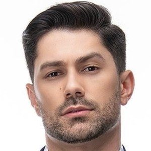 Rony Duarte Headshot 5 of 10