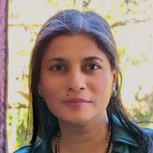 Roshan Sylvia Headshot 4 of 6