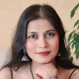 Roshan Sylvia Headshot 6 of 6