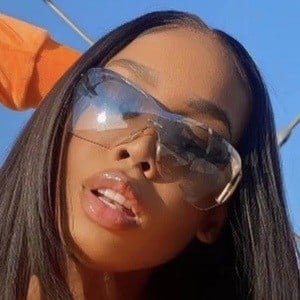 Sade Amari Headshot 2 of 10