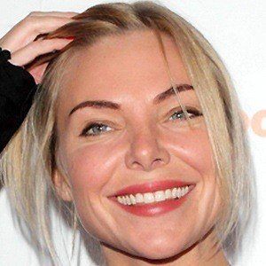 Samantha Womack Headshot 6 of 10