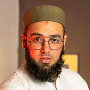 Saqib Mobeen Headshot 5 of 6
