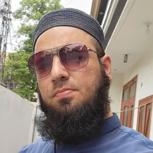 Saqib Mobeen Headshot 6 of 6