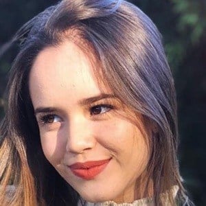 Saraí Meza Headshot 2 of 10
