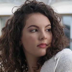 Shalisa van der Laan Headshot 5 of 6