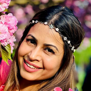 Shivani Kalra Headshot 14 of 17