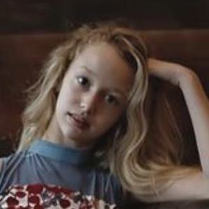 Sienna Morris Headshot 6 of 7