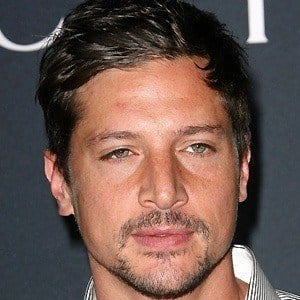 Simon Rex Headshot 5 of 10