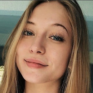 Sophia Diamond Headshot 8 of 16