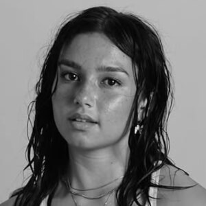 Stef Draper Headshot 4 of 10