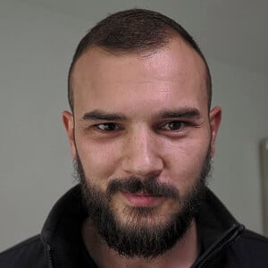 Steven Blades at age 29