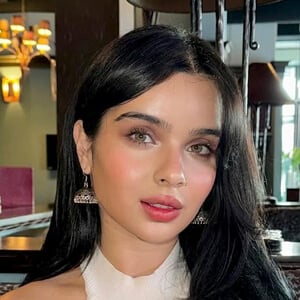 Suvi Sharma Headshot 5 of 7