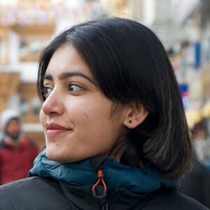 Swati Rojha Headshot 2 of 6