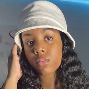 Meniyah Biscette Headshot 3 of 12