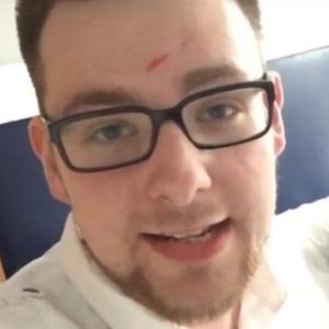 TomSka Headshot 5 of 10