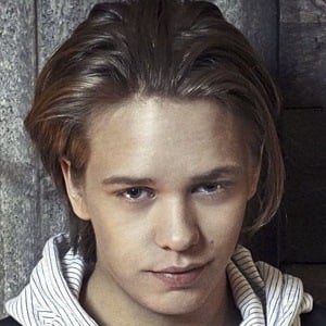 Valter Skarsgård Headshot 5 of 10