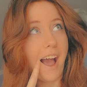 Viarrah Headshot 3 of 9