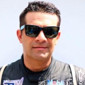 Víctor González Jr. Headshot 4 of 6