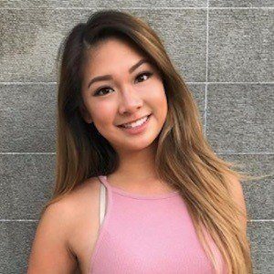 Vivian Jasmine Yu Headshot 4 of 10
