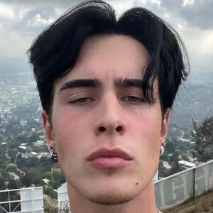 uonlad at age 20